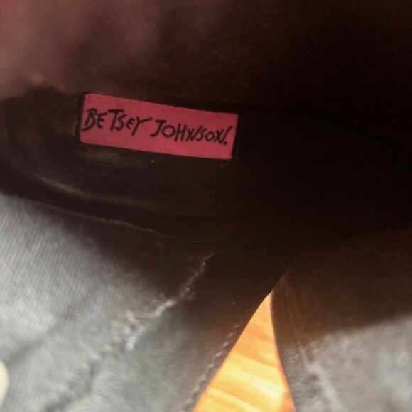 Betsey Johnson Black Red Kassie Leopard Ankle Boots 8.5M Chunky Heel Point Toe - Picture 7 of 10